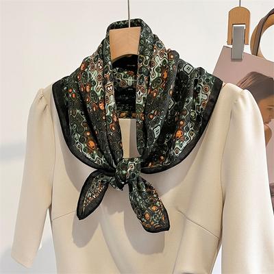 Accessoires – Schals & Tücher