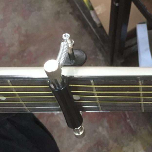 Universal Sliding Guitar Capo for Electric and Acoustic Guitars