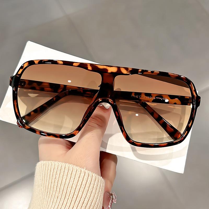 

The 2025 new cycling sunglasses, colorful coated sunglasses, sports anti-trend outdoor sports glasses леопардовый