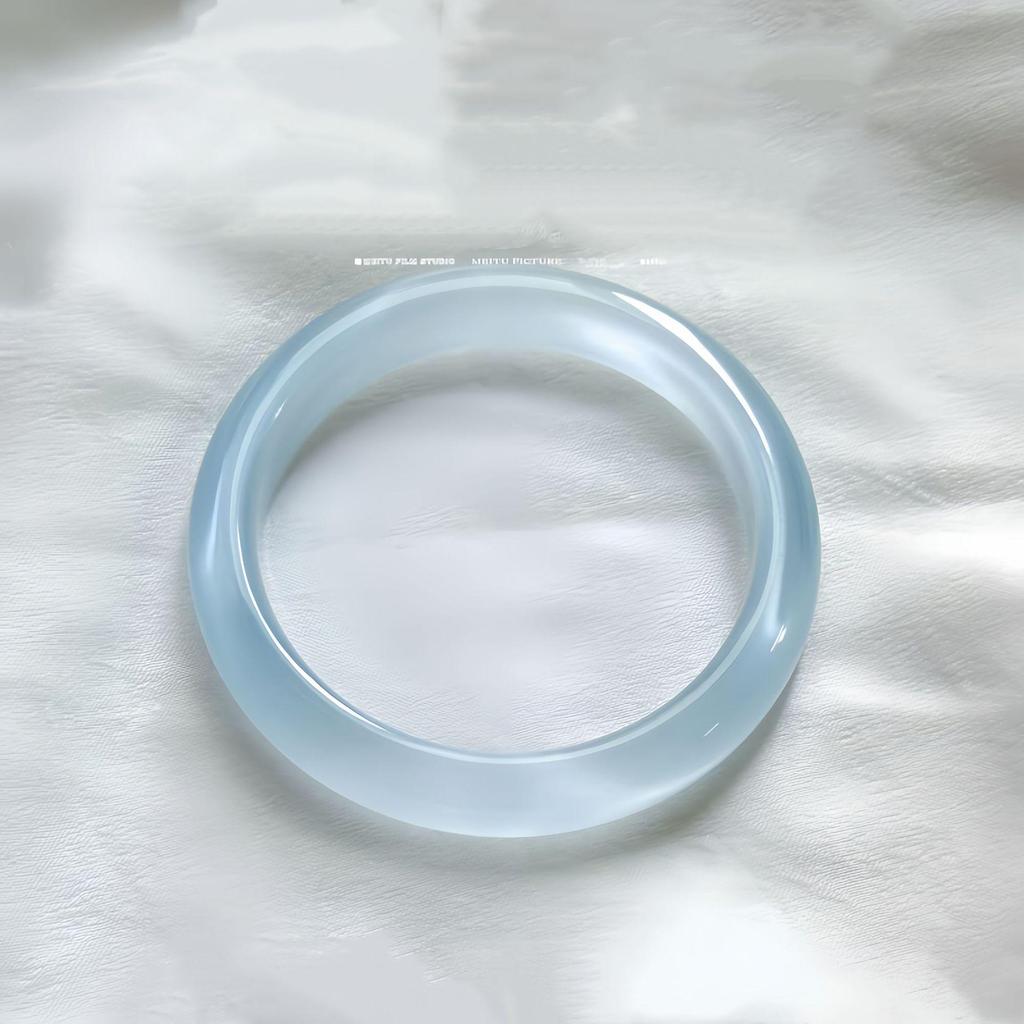 White Moonlight Cat's Eye Stone Fashion Bracelet for Women - Versatile Bestseller Jewelry