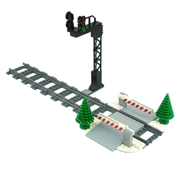 Bausteine Bahnhof Bahnsteig Unterstand Signal Licht Gang Fußgängerbrücke Szene Gleis Straßensperre Gehweg Steine Spielzeug