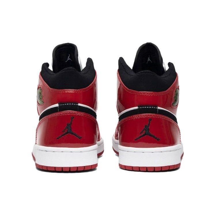 Jordan 1 Retro Chicago Bulls Patent 2003 136085-106
