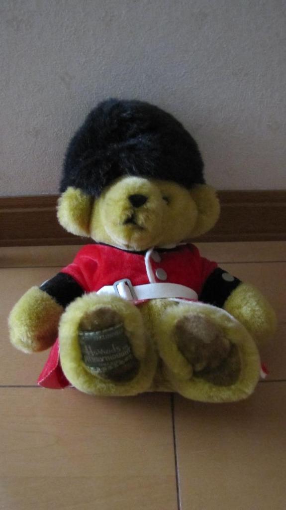 [USED] Harrods Teddy Bear, Royal Guard, Authentic