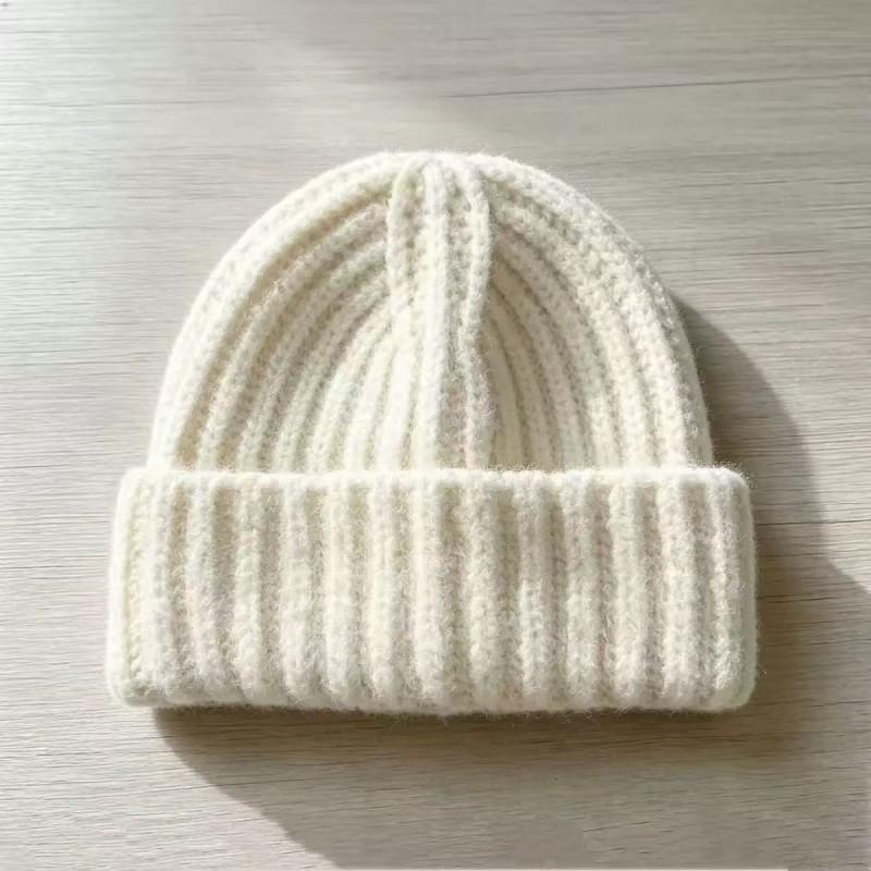 2026 Winter Solid Color Knit Beanie Hat Women Warm Ear-Protective Slimming Face Fit Casual Daily Wear