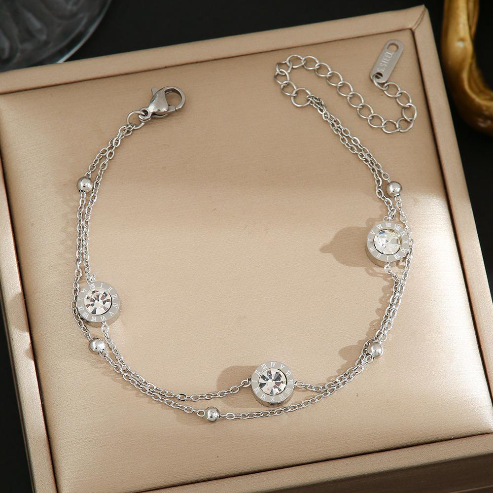 Colorfast Korean-Japanese Titanium Steel Women's Bracelet - Versatile, Fashionable Hand Jewelry.