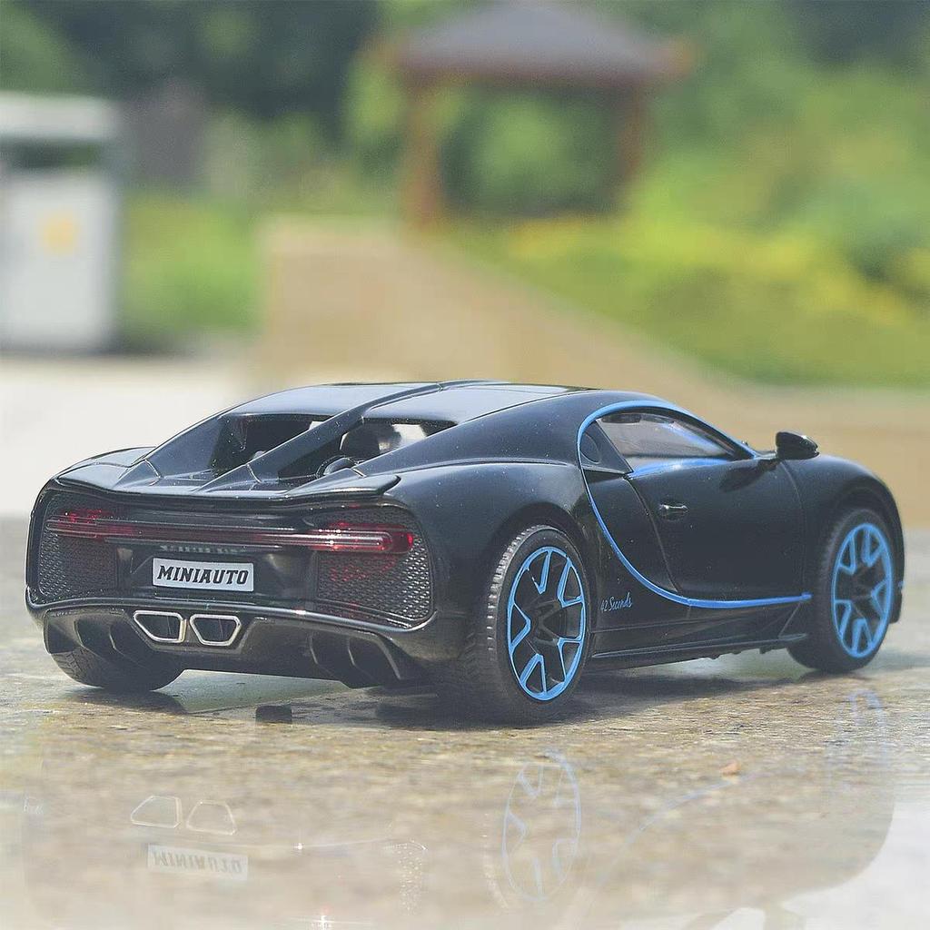 Bugatti Chiron Supersport Simulace Odlévaná a Hračková Vozidla Zvuky a Světlo Natahovací Auto 1:32 Dárky z modelů ze slitin pro děti