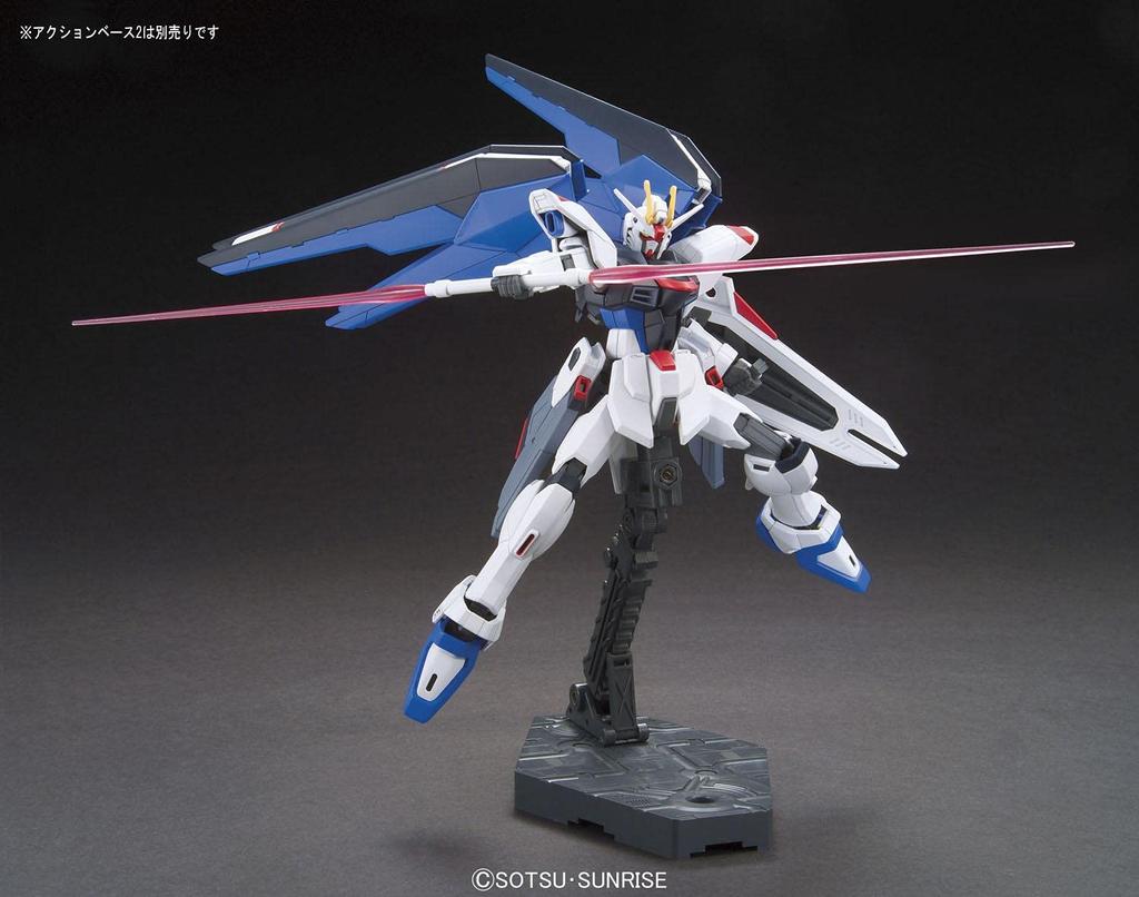 BANDAI SPIRITS HGCE 192 Mobile Suit Gundam SEED Freedom Gundam Escala 1/144 Modelo de Plástico Pré-Colorido
