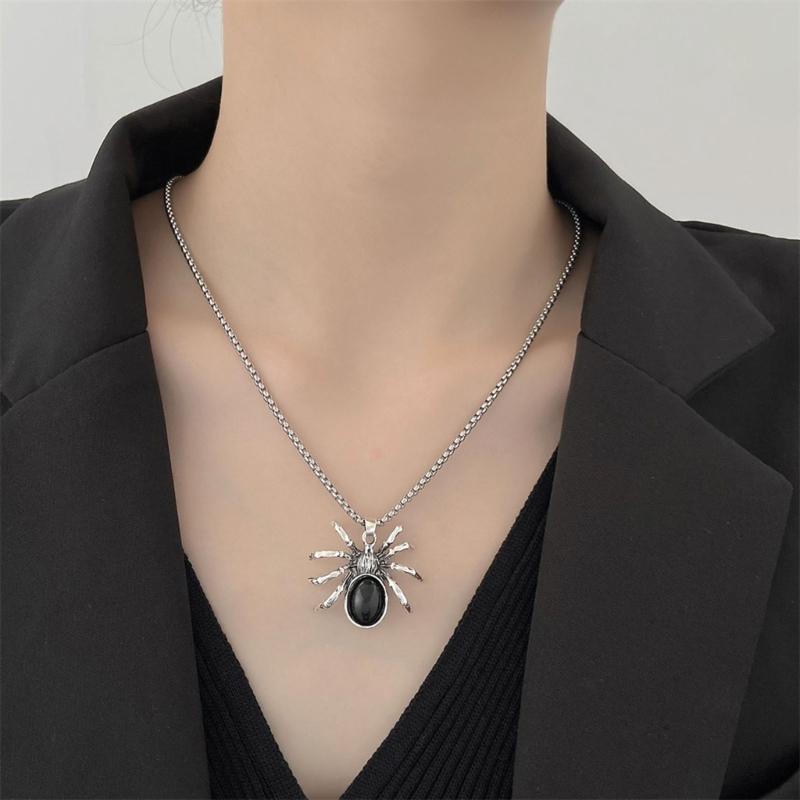 Spider Necklace Gothic Hip Hop Metal Spider Shaped Pendant Necklace Women Party Gift Jewelry Gift for Friends Classmates