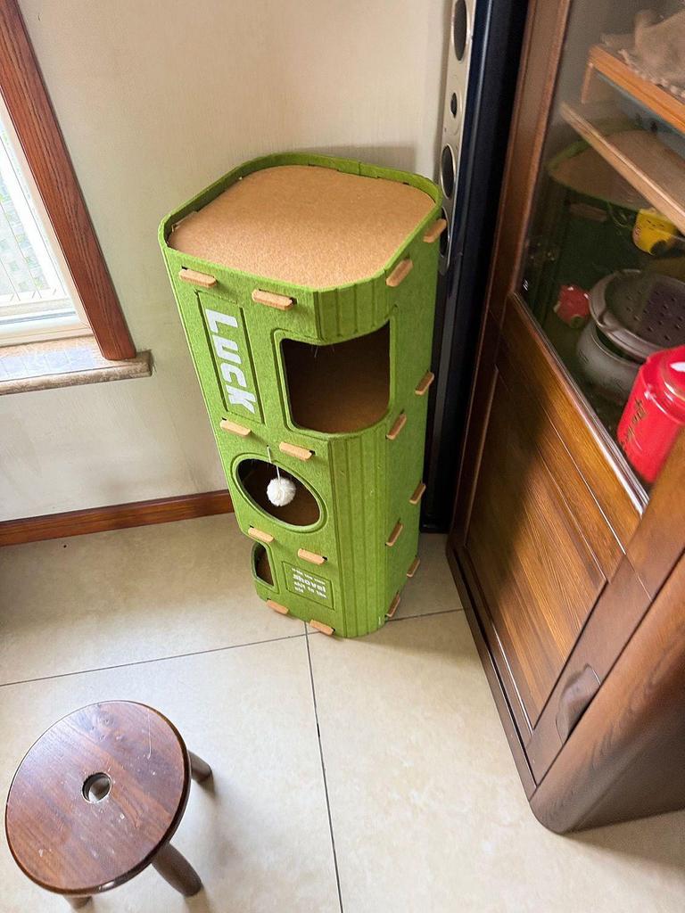Multi-layer Cat Villa: Enclosed Tunnel Bed and Scratcher