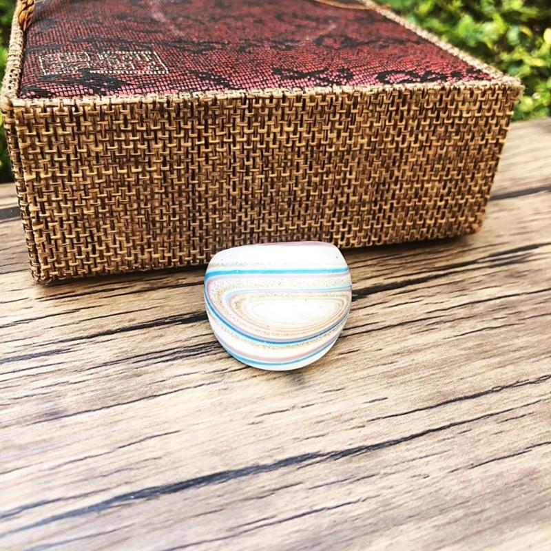 Ręcznie robione Pierścionki z Kwiatowego Szkła Oplatane Drutem Etniczna Biżuteria Inspirowana Galaktyką Artystycznie Wykonane Wygodne