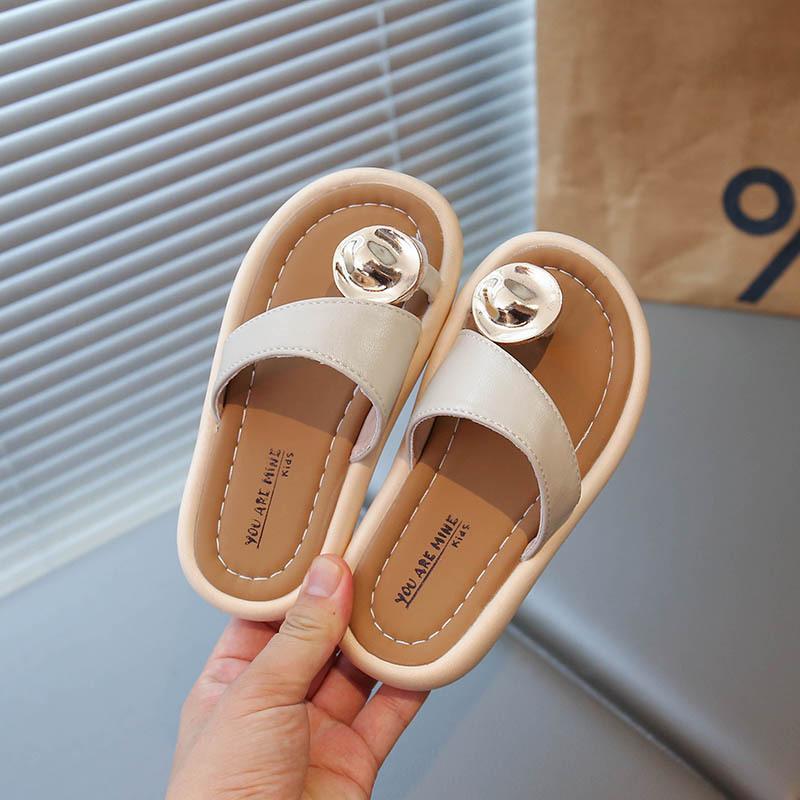 Children's Slippers2026Trendy summer princess-style outerwear for girls, fashionable and stylish, with soft soles and a Korean design, and anti-slip