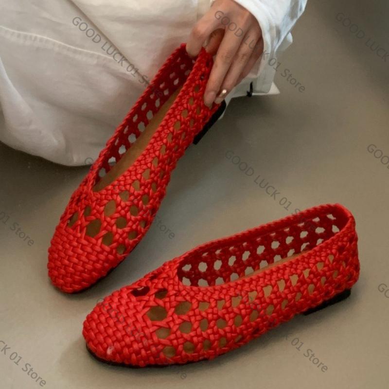 Fashion Vintage Woven Hollow Flat Sandals for Women Summer Round Toe Shallow Brand Designer Shoes Comfort Soft Beach Casual Shoe Loafers