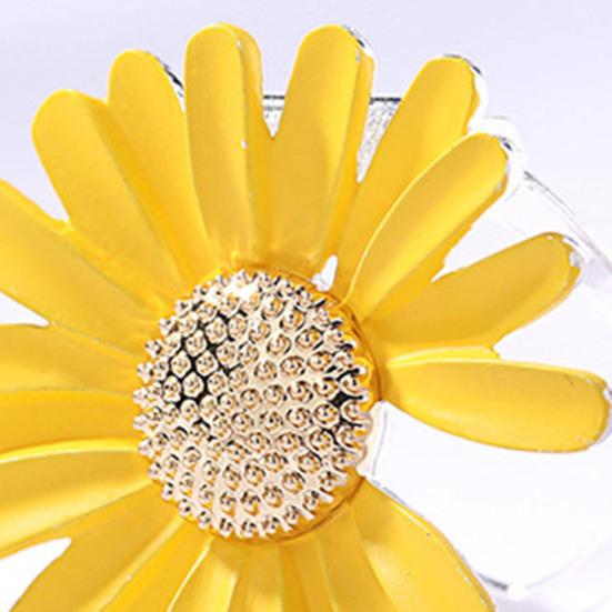 Scarf Button Large Chrysanthemum Alloy Silk Scarf Buckle Anti-Slip Women Scarf Buckle Outfit Accessory
