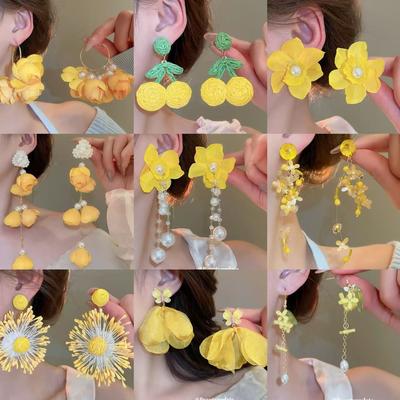 Orecchini con Nappa Fiore Giallo Super Immortali Foresta Primavera Estate Dolci Orecchini Leggera Lussuria Orecchini Donna