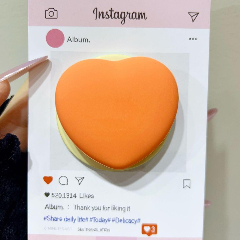 Liquid Silicone Heart-Shaped MagSafe Magnetic Bracket with Strong Adhesion and Retractable Airbag for Trendy Desktops