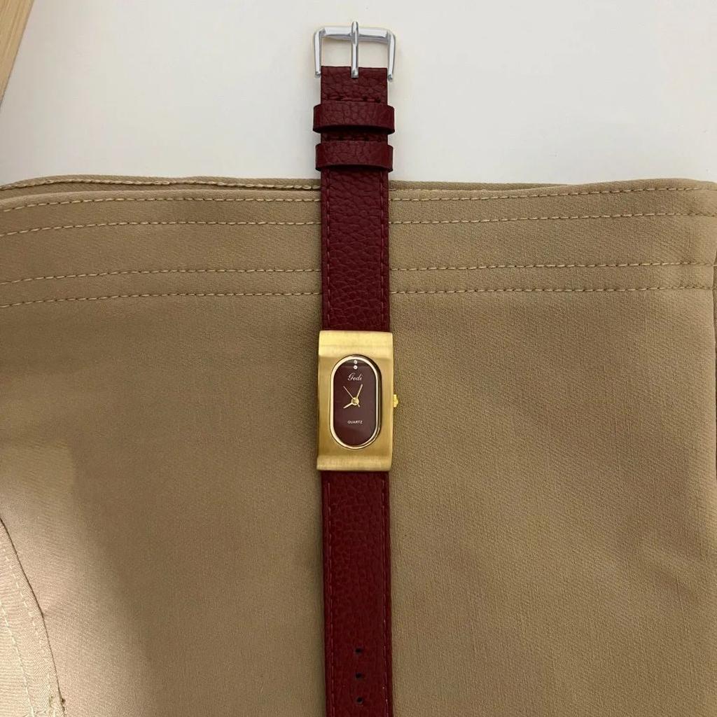 2025 new women's watch Angola red fashion women's simple temperament niche light luxury women's quartz watch