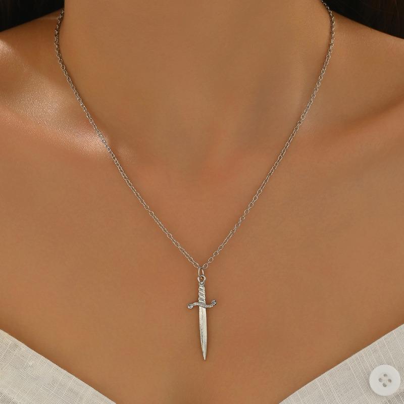 Retro Love Necklace Jewelry One Arrow Through Heart Valentine's Day Premium Love Dagger Pendant