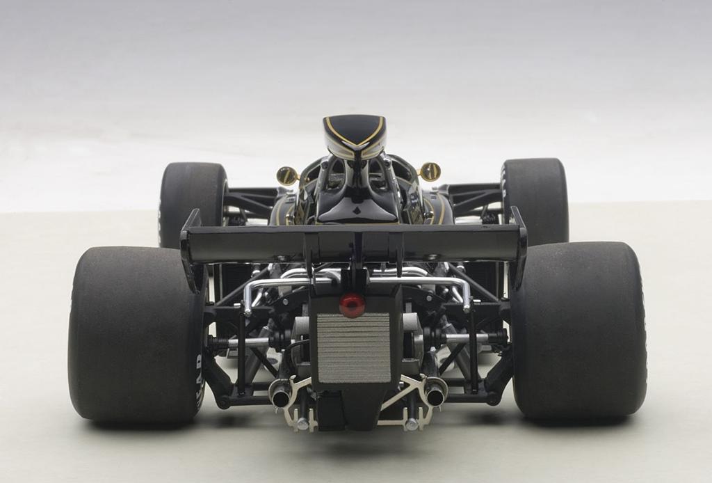 AUTOart Lotus 72E 1973 Emerson Fittipaldi Driver 1/18 #1 (with Figure)
