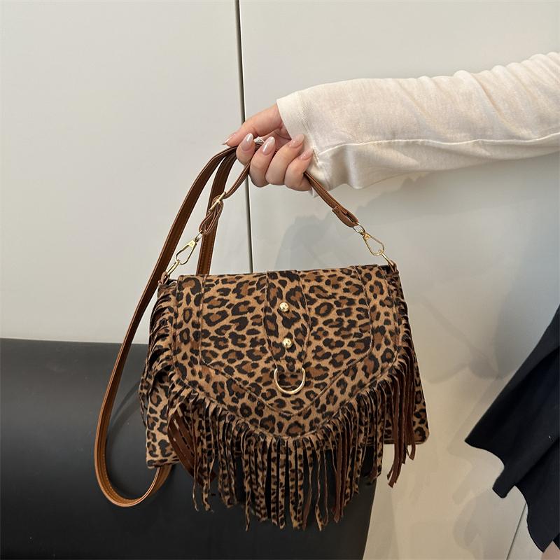 

Tassel Trim Shoulder Bag Large Matte Slouchy Bags Boho Cowgirl Purse Leopard Print for Women Travel Shopping Daily Use світло-коричневого кольору