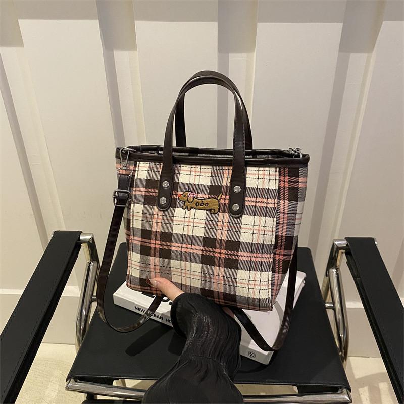 Chic Vintage Plaid Bucket Bag For Women With Soft Fabric And Trendy Street Style
