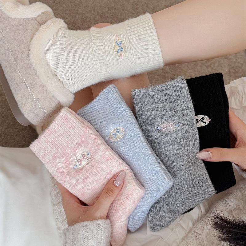 Ladies Winter Plush Thickened Warm Sweet Embroidered Bow Wool Pile Pile Socks