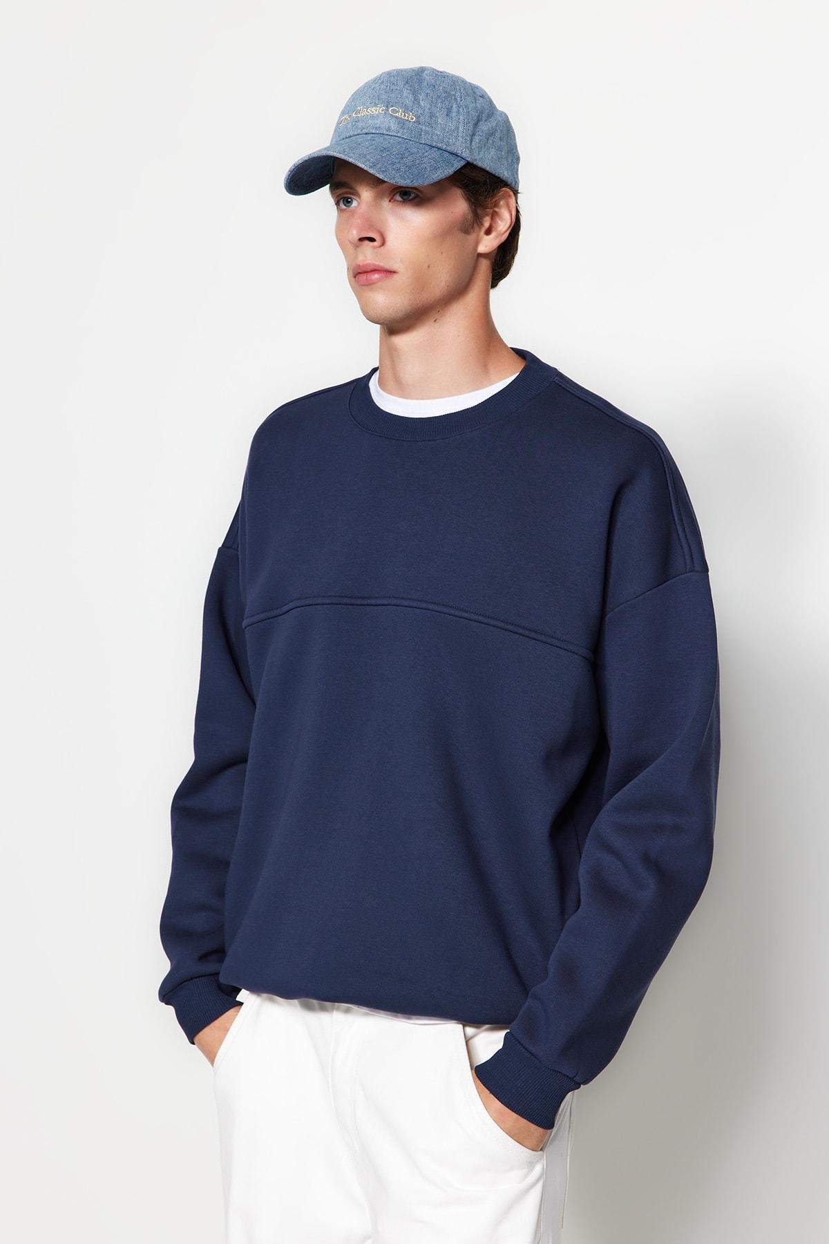 Мужская рубашка большого размера и широкого кроя цвета индиго с круглым вырезом, отделкой из искусственной кожи и этикетками, флисовая толстовка из флиса...