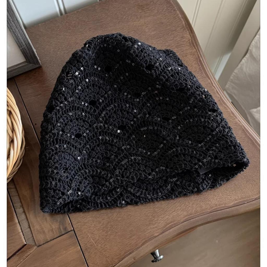 Knitted hollow crochet hats stacked cold hats women's autumn and winter western Sichuan tourism big head circumference showing face small bag head hat