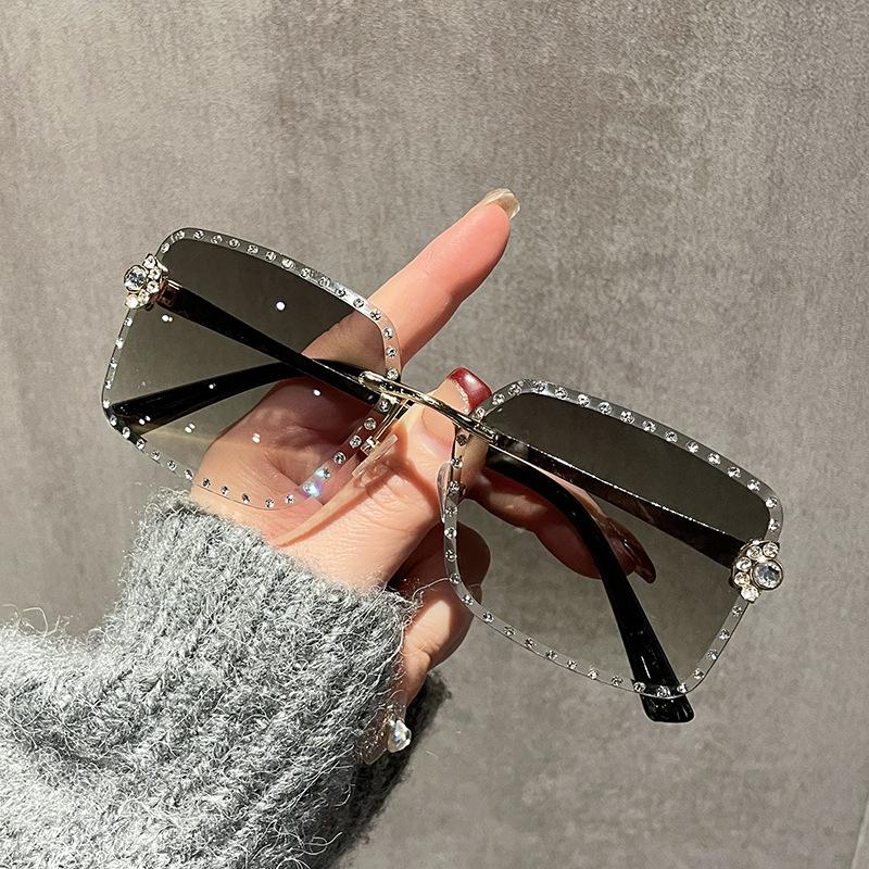 Vintage Fashion Rimless Square Diamond Sunglasses Women For Men Luxury Brand Designer Sun Glasses Metal Punk Popular Shades