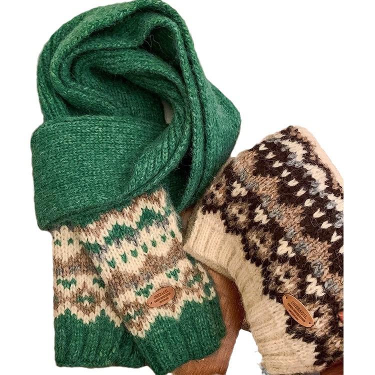 Högkvalitativ Damscarf i Ullblandning med Fair Isle-mönster - Tjock, Varm Stickad Halsduk för Höst/Vinter