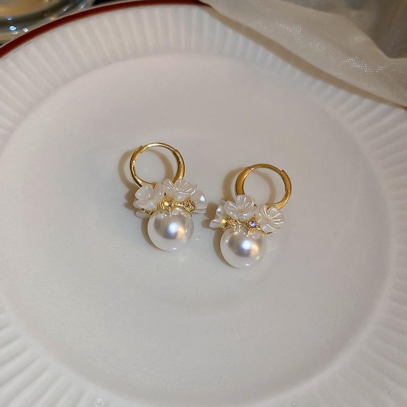 Korean Luxury Mermaid Pearl Earrings: Elegant, High-End, and Versatile Statement Ear Buckles