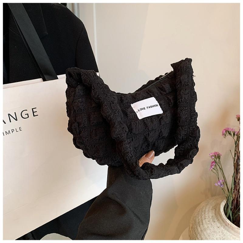 

Large capacity solid color shoulder bag new Internet celebrity pleated cloud underarm bag niche commuter pleated bag wholesale чёрный