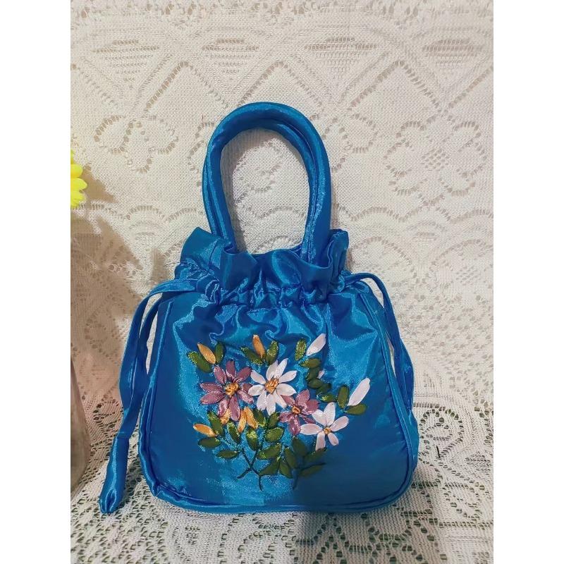 Ethnic style handmade embroidered bag wedding candy handbag middle-aged and elderly shopping mobile phone change bag mini handbag