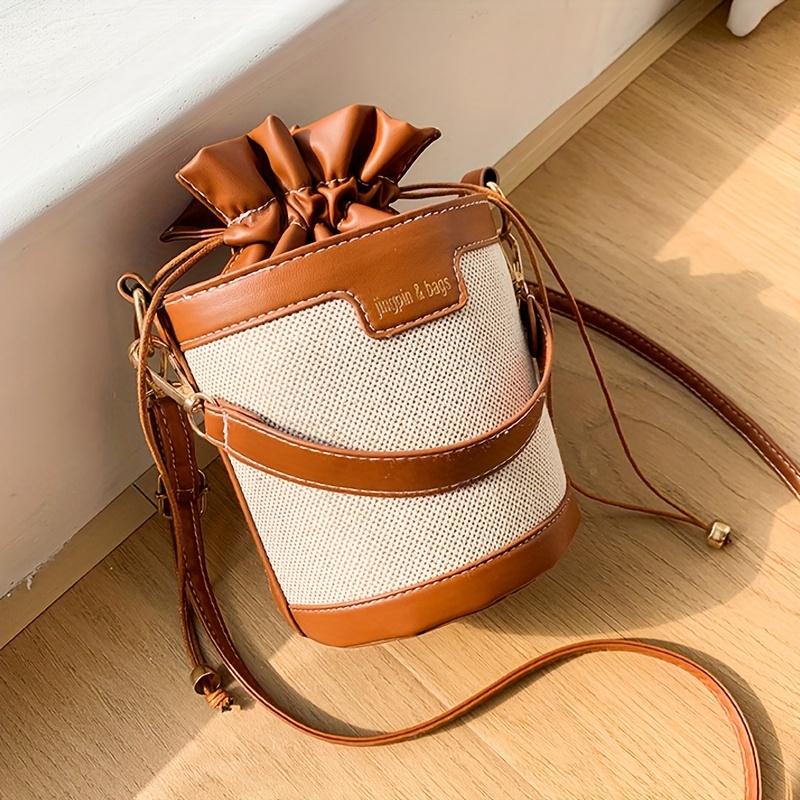 Fashionable Cylindrical Shoulder Bag for Women, Featuring a Retro Color Clash Design коричневый
