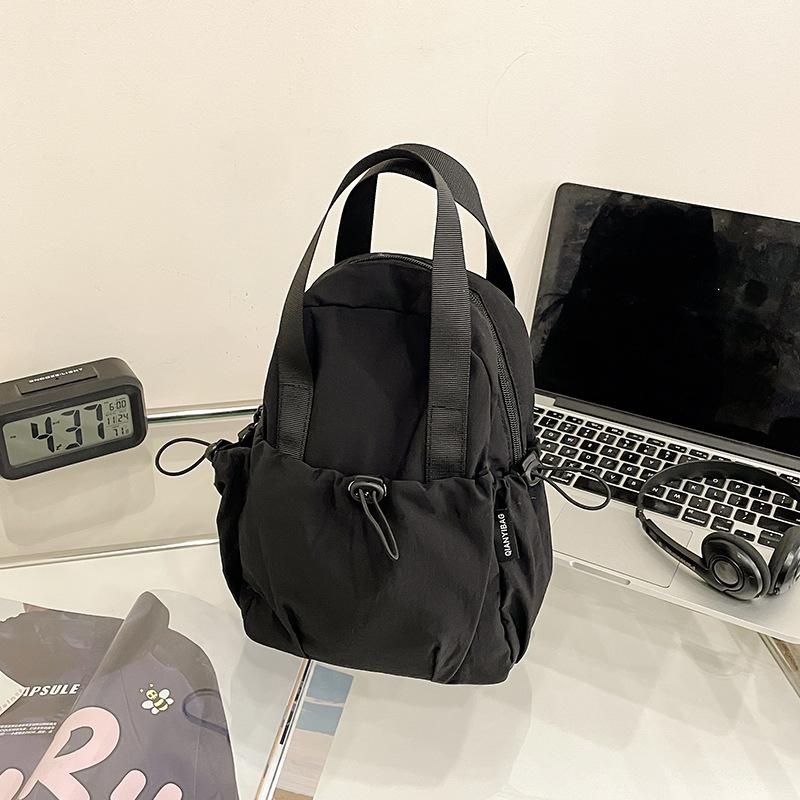 Легкий повседневный нишевый дизайн маленький рюкзак женский 2025 новый персонализированный наплечный мессенджер рюкзак рюкзак мужской