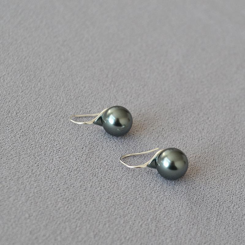 Retro Tahiti Style High-Luster Pearl Stud Earrings with 925 Silver Needle