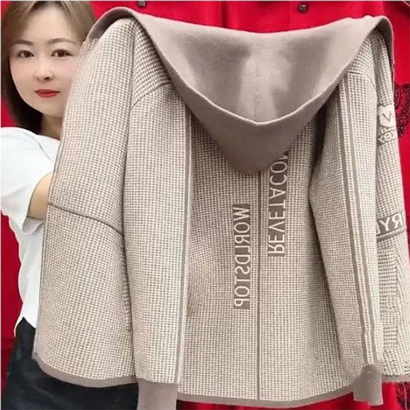 

Mom s Clothing 2025 Spring & Fall New Arrival Knitting Short Cardigan Middle-Aged and Elderly Women s Clothing Hooded Outwear 40 to 50 Years Old 60 Kakh XL(60.00 kg-65.00 kg)