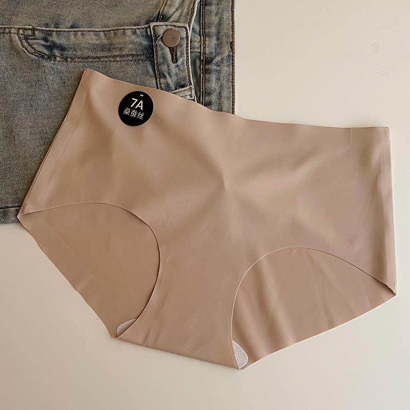 

Spring/Summer Seamless Ice Silk Antibacterial Mid-Waist Women s Briefs XL (125-145 catties)