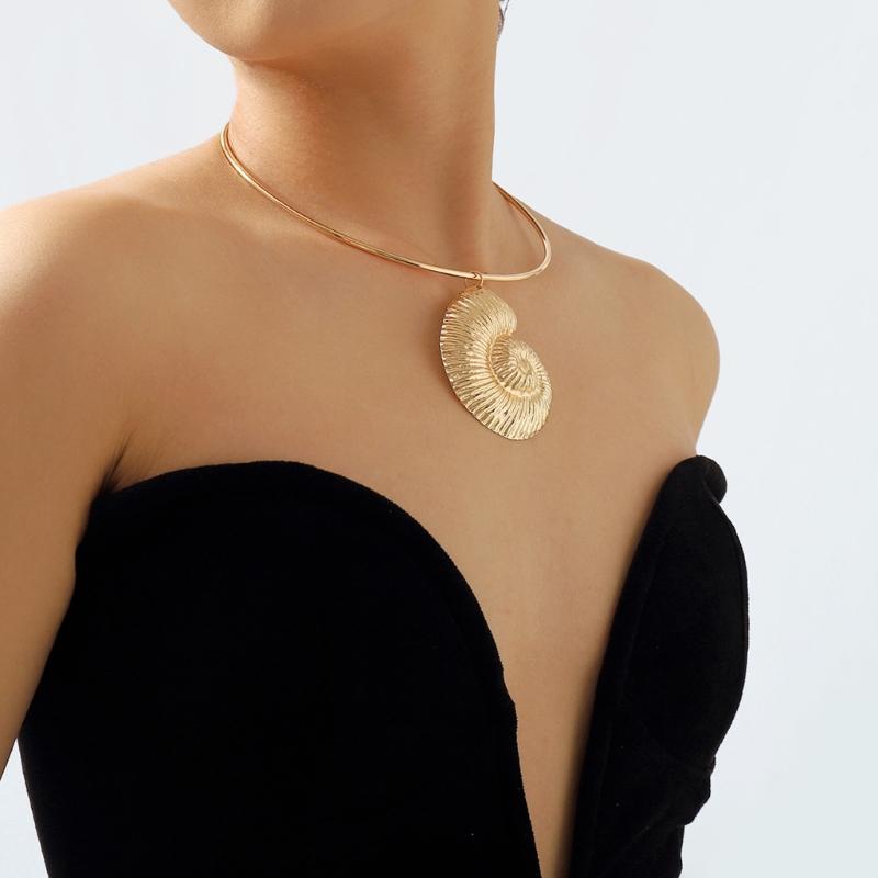 Y2K Beach Collar For Women Teens Beach Vacation Seashells Necklace Decoration