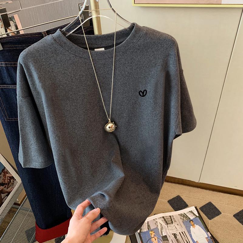 Women's Gray Short-Sleeve Pure Cotton T-Shirt: Fashionable, Versatile, Thick, Straight Shoulder Base Layer for All Seasons.