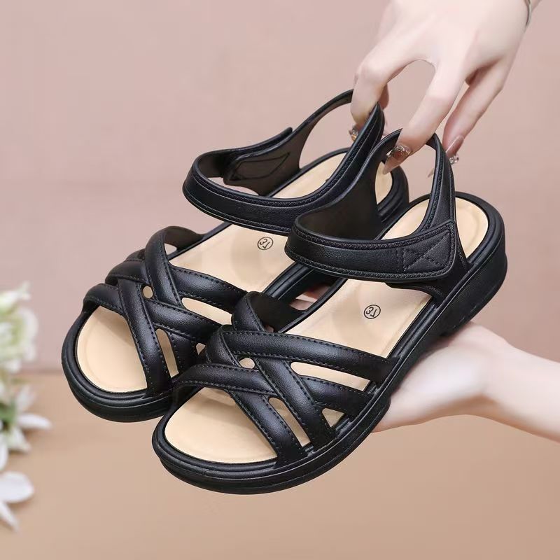 Women's Summer New Low Heel Hollow Peep Toe Sandals Soft Sole Non Slip Outdoor Beach Sandals Middle-Aged And Elderly Sandals