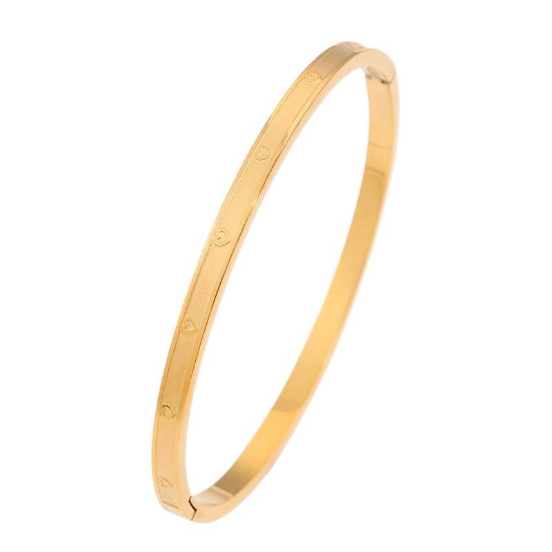 The new fine version of love buckle titanium steel is hot-selling, fashionable and versatile, and does not fade. Light luxury high-end