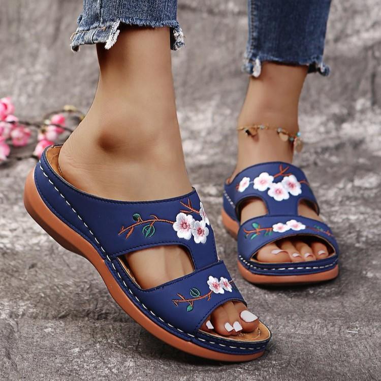 Foreign trade 2025 Europe and the United States large size thick-soled embroidery sandals comfortable and versatile women's shoes wide version shoes