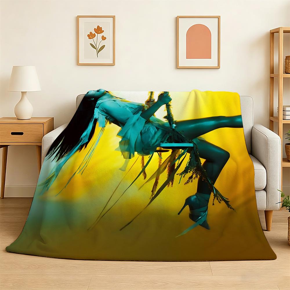 Marina and the diamonds Music Album Throw 240g Flannel Blanket Lightweight Soft Skin-friendly Summer Thin Throw Blanket 75X95CM