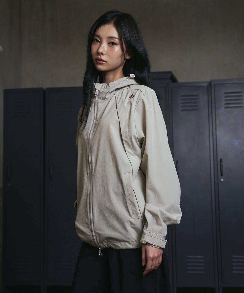 Undawave Ventilate Tech Windbreaker (Light Beige)
