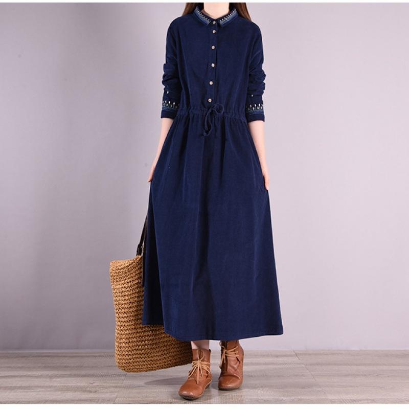 

Свободное женское вельветовое платье на шнуровке с вышивкой 2XL синий