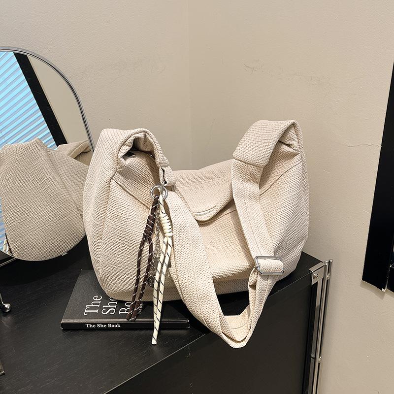 Casual bag women's new trendy fashion shoulder bag large capacity messenger commuter dumpling bag