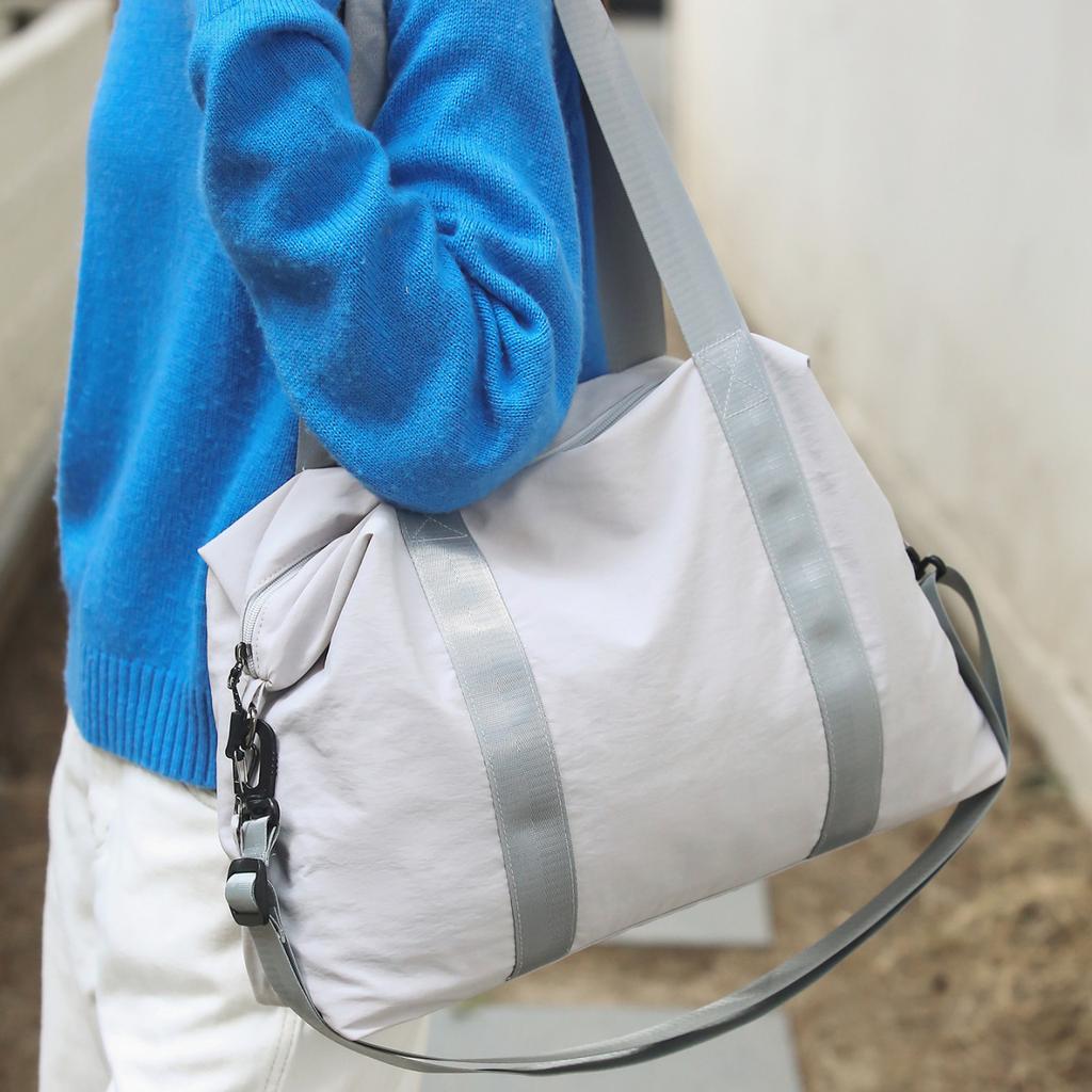 Short trip bag Men's large-capacity sports fitness bag Tide brand light hand luggage bag Business trip travel storage bag