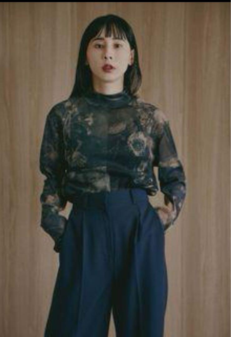 

[USED] Amelie UND FOREIGN BOOK FLOCKY TOP