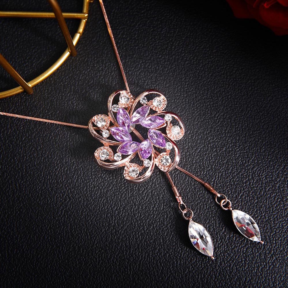 Elegant Long Chain Sweater Necklace: Autumn/Winter Chic Pendant for Women