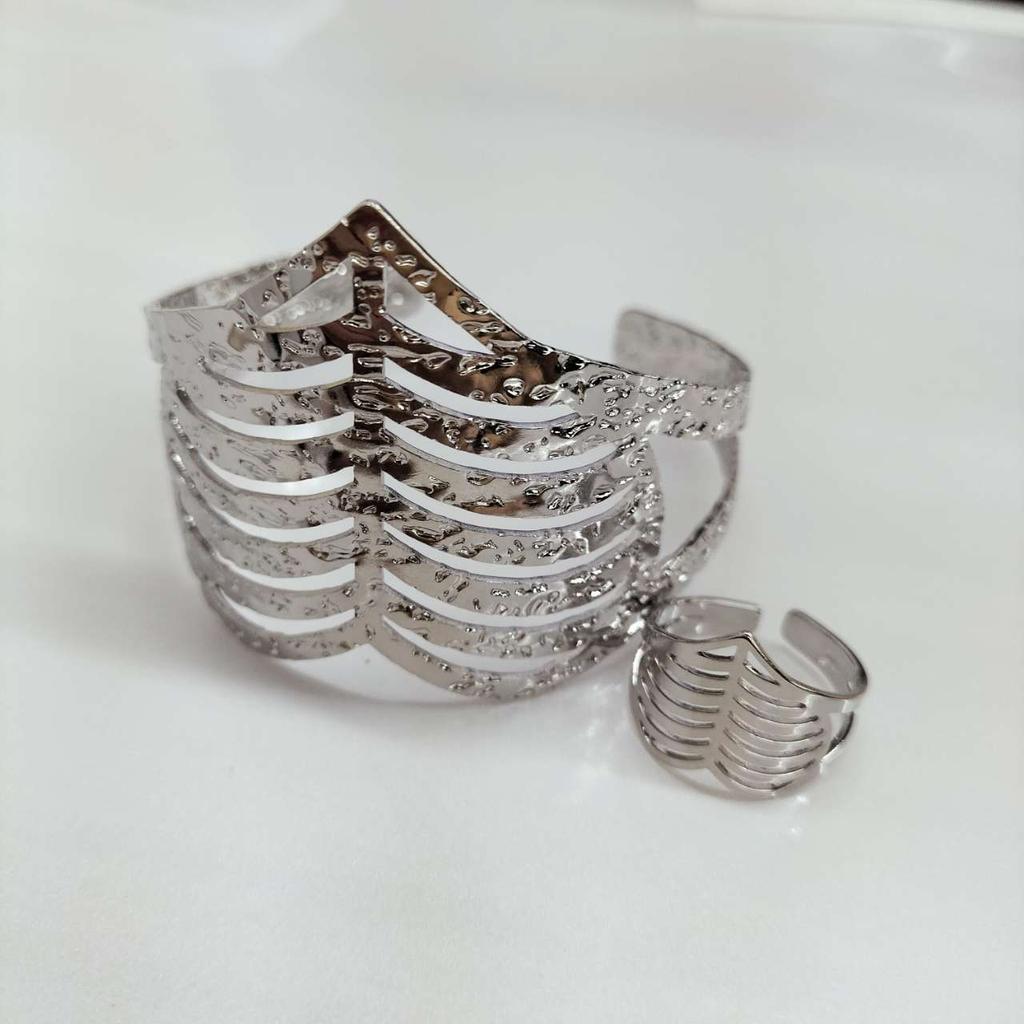 Holiday Style Exaggerated Starfish Opening Bracelet Metal High-end Arm Ring Cold Wind Temperament Jewelry Women